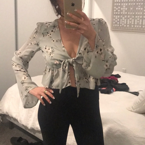 Brand new cold stone fox top - Picture 3 of 4